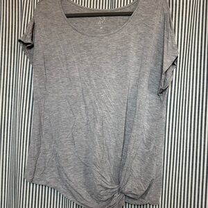 New York & Company Light Gray Short Sleeve Top